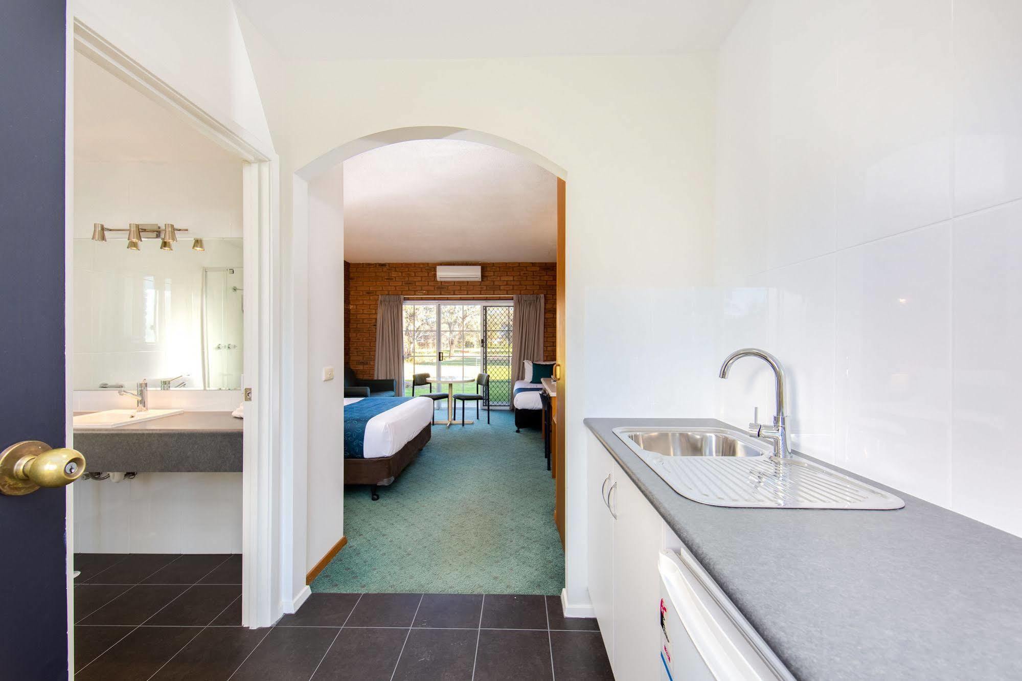 Thurgoona Country Club Resort Buitenkant foto
