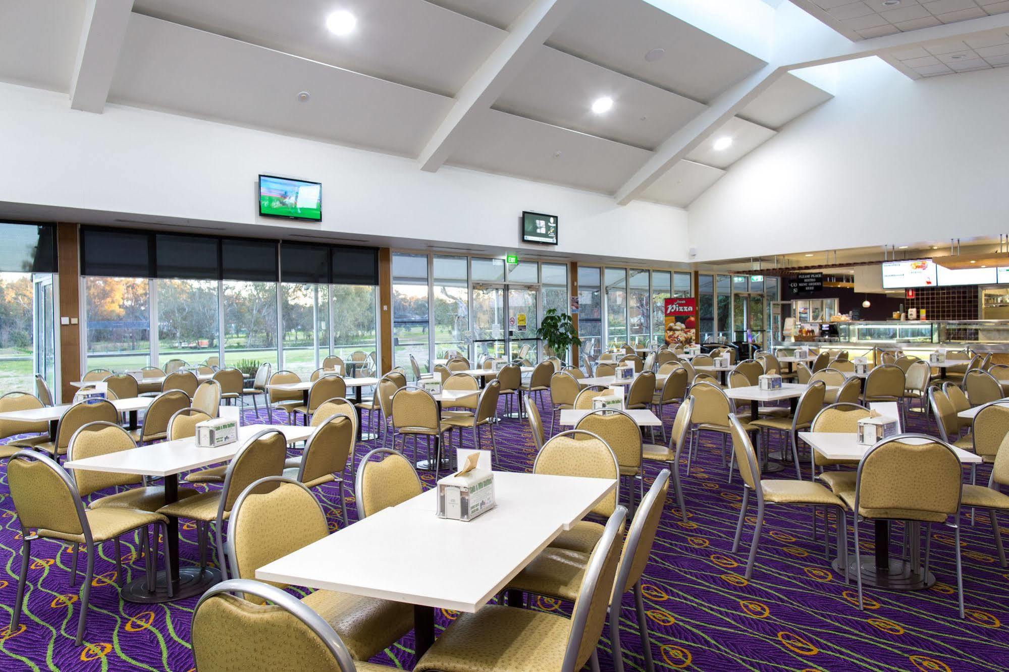 Thurgoona Country Club Resort Buitenkant foto
